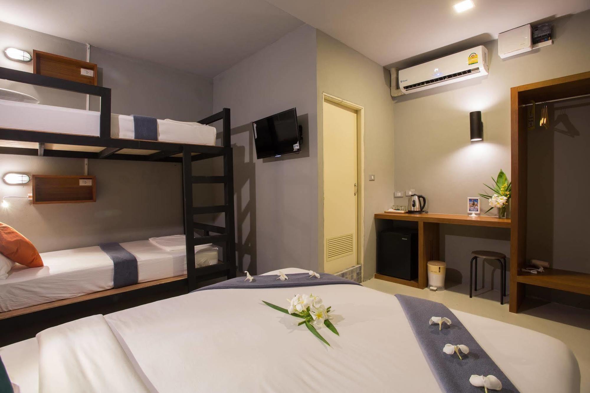 Holiday Station Hostel Krabi town Exterior foto